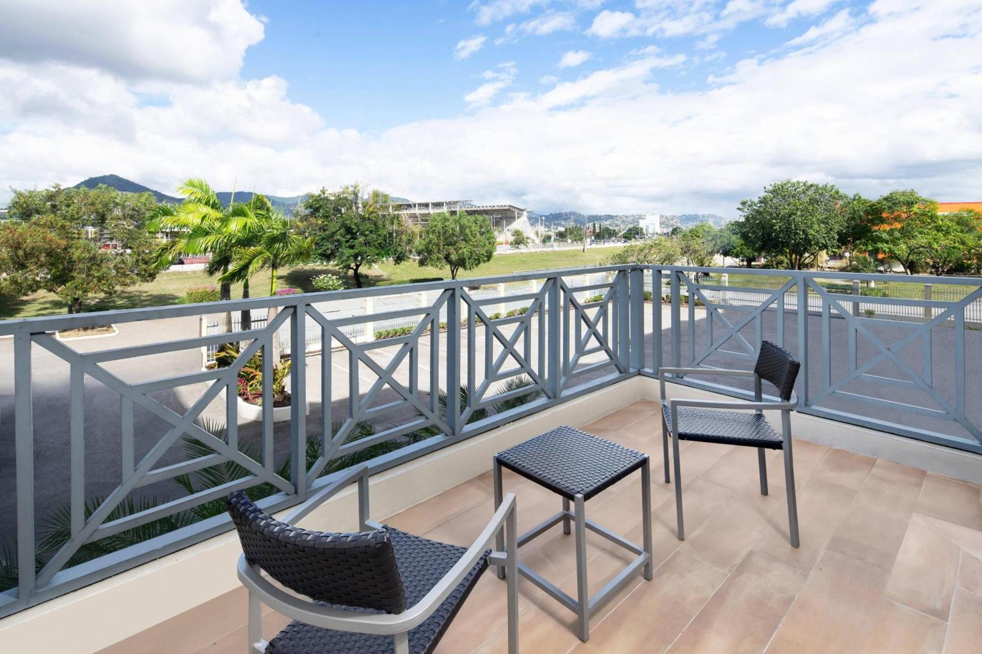 Courtyard By Marriott Port Of Spain Exteriér fotografie